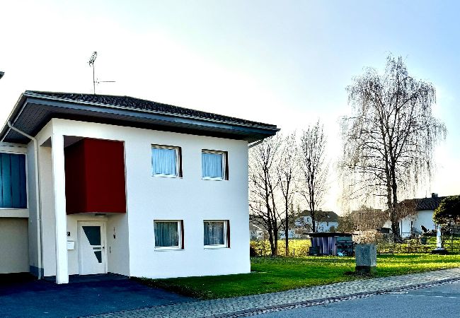 Ferienhaus in Lustenau - Ferienhaus 80er - Liebe mit Whirlpool