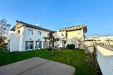 Ferienhaus in Lustenau - Ferienhaus 80er - Liebe mit Whirlpool